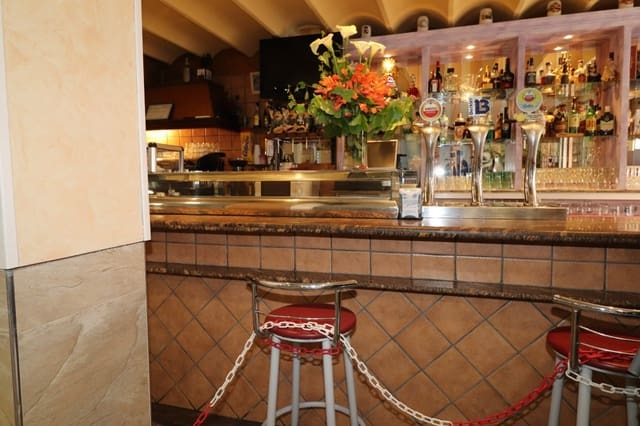 Restaurant/Bar for sale in Playa del Cura, Torrevieja - € 399,795 (Ref: 10036191)