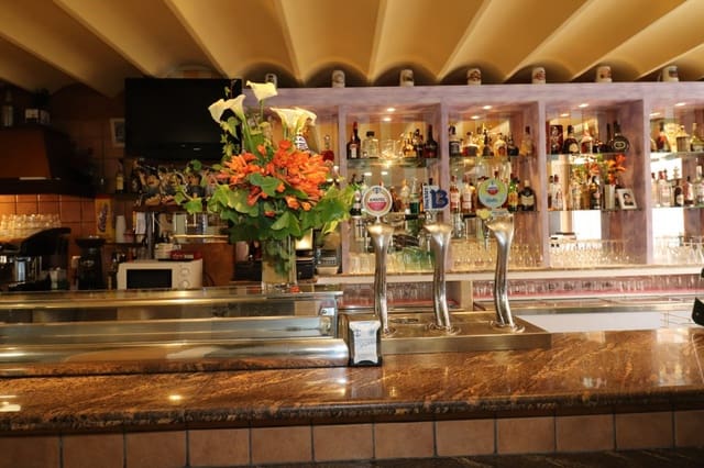 Restaurant/Bar for sale in Playa del Cura, Torrevieja - € 399,795 (Ref: 10036191)