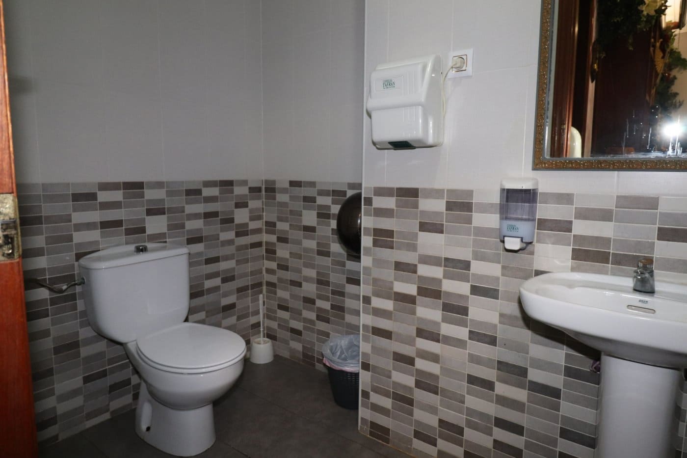 Restauracja lub bar na sprzedaż w Torrevieja - 399 795 € (Ref: 10036191)