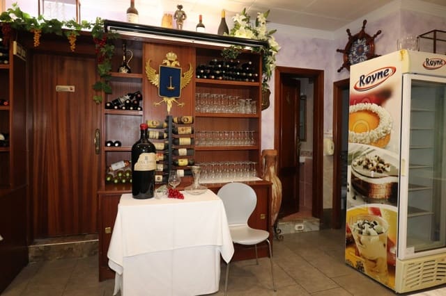 Restaurant/Bar for sale in Playa del Cura, Torrevieja - € 399,795 (Ref: 10036191)