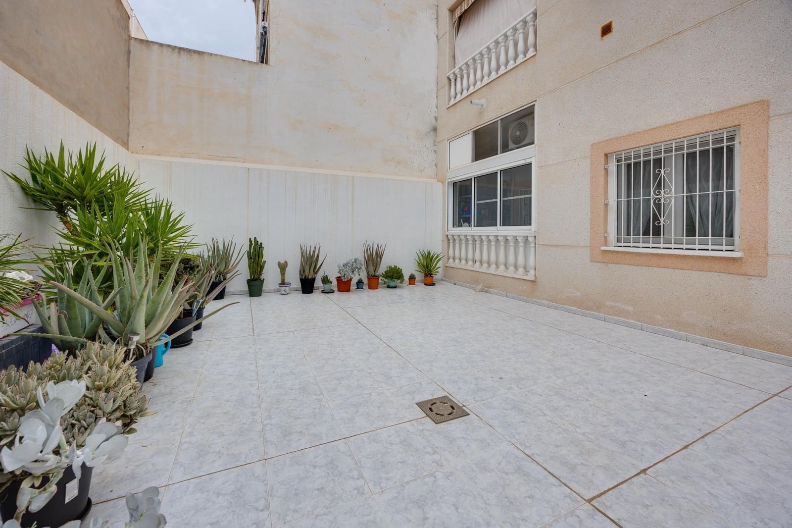 1 bedroom Apartment for sale in Torrevieja - € 124,900 (Ref: 10041581)