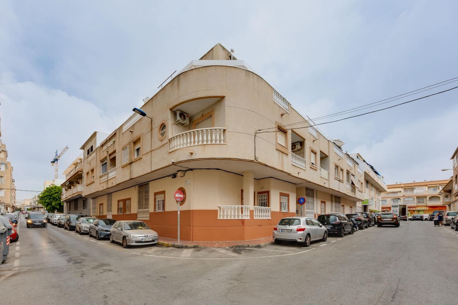 1 bedroom Apartment for sale in Torrevieja - € 124,900 (Ref: 10041581)