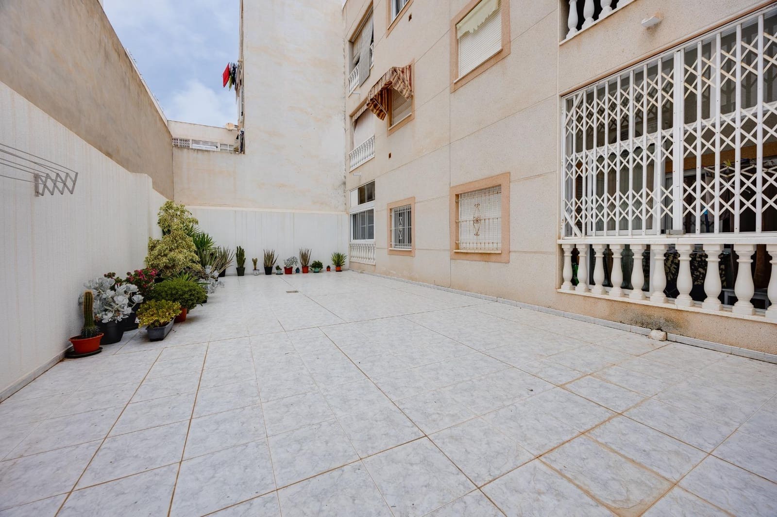 1 bedroom Apartment for sale in Torrevieja - € 124,900 (Ref: 10041581)