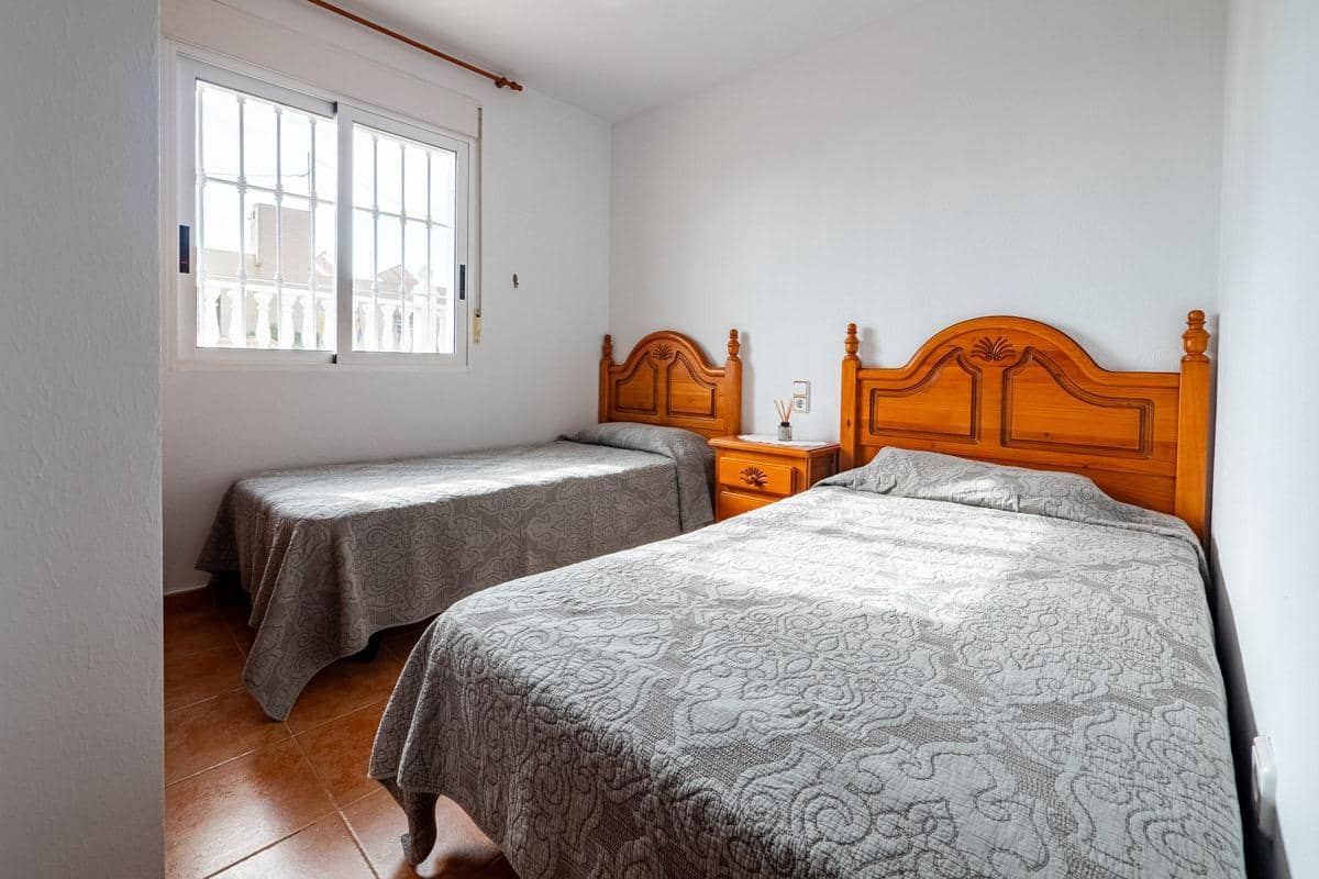 5 makuuhuone Huvila myytävänä paikassa Torrevieja - 525 000 € (Ref: 10043560)