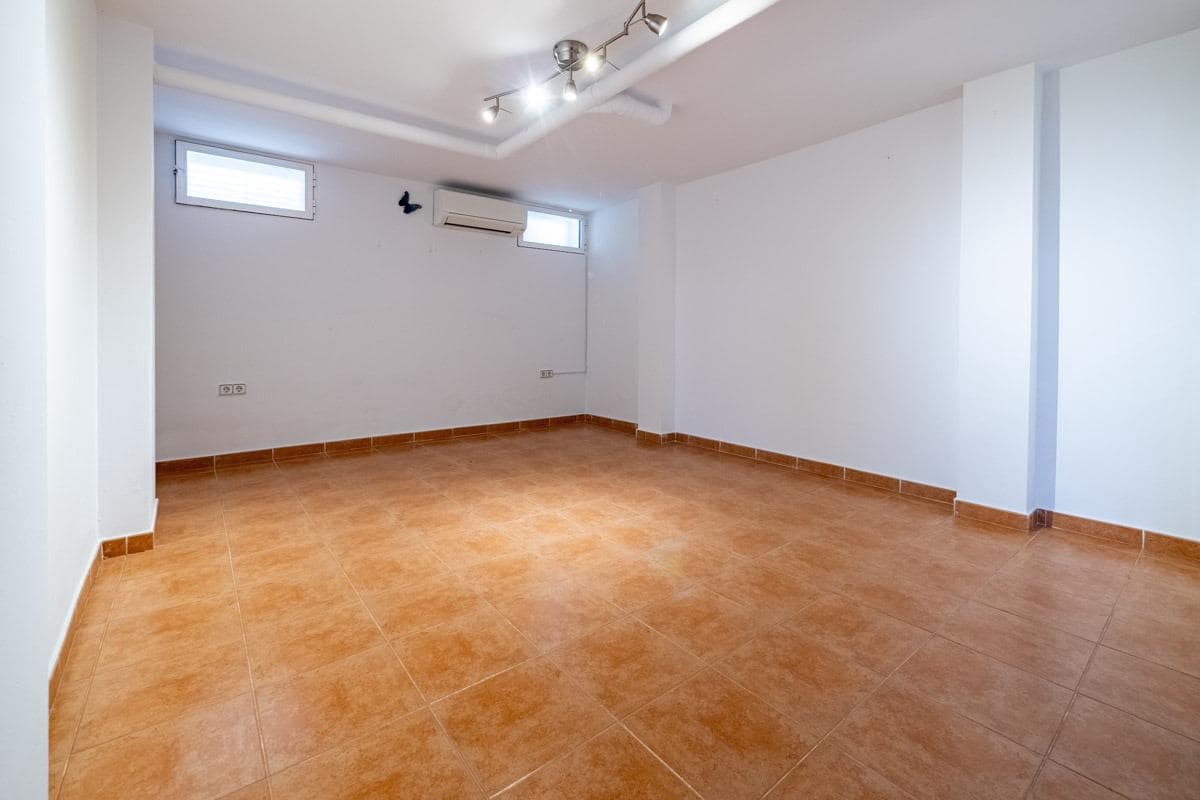 5 makuuhuone Huvila myytävänä paikassa Torrevieja - 525 000 € (Ref: 10043560)