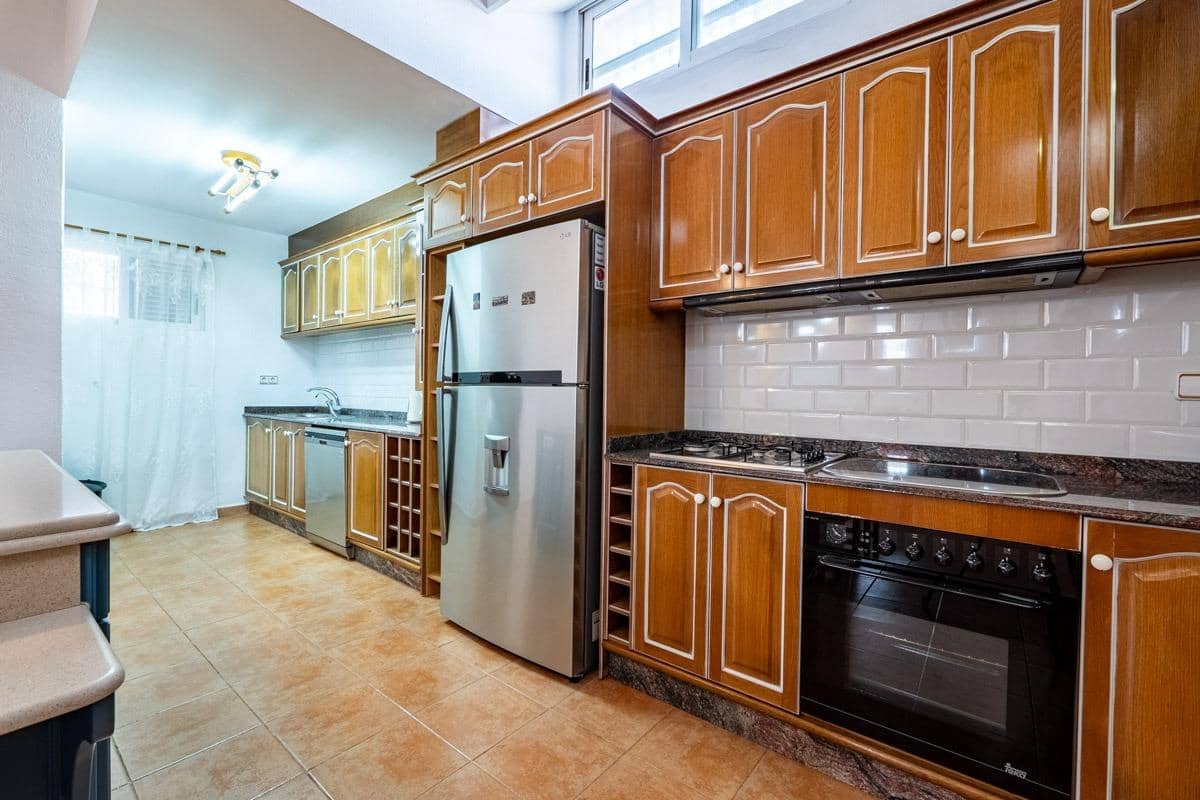 5 makuuhuone Huvila myytävänä paikassa Torrevieja - 525 000 € (Ref: 10043560)