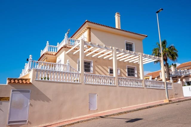 5 makuuhuone Huvila myytävänä paikassa Torreblanca, Torrevieja - 525 000 € (Ref: 10043560)
