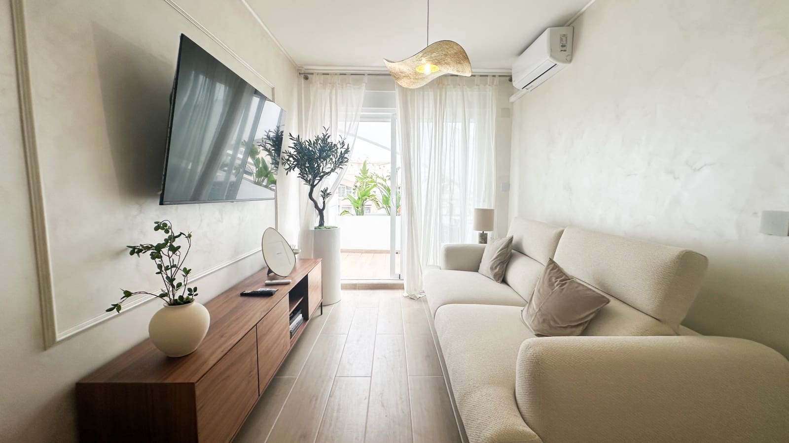 2 bedroom Apartment for sale in Torrevieja - € 159,995 (Ref: 10045825)