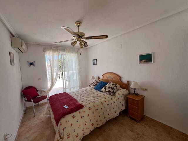 3 makuuhuone Omakotitalo myytävänä paikassa San Luis, Torrevieja - 169 000 € (Ref: 10051882)