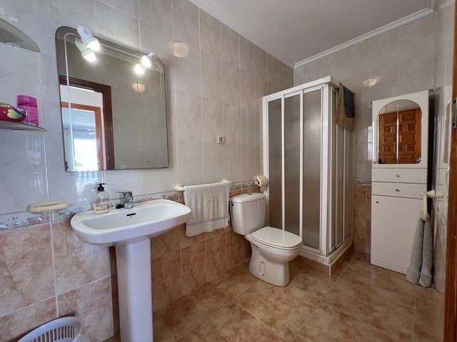 3 makuuhuone Omakotitalo myytävänä paikassa San Luis, Torrevieja - 169 000 € (Ref: 10051882)