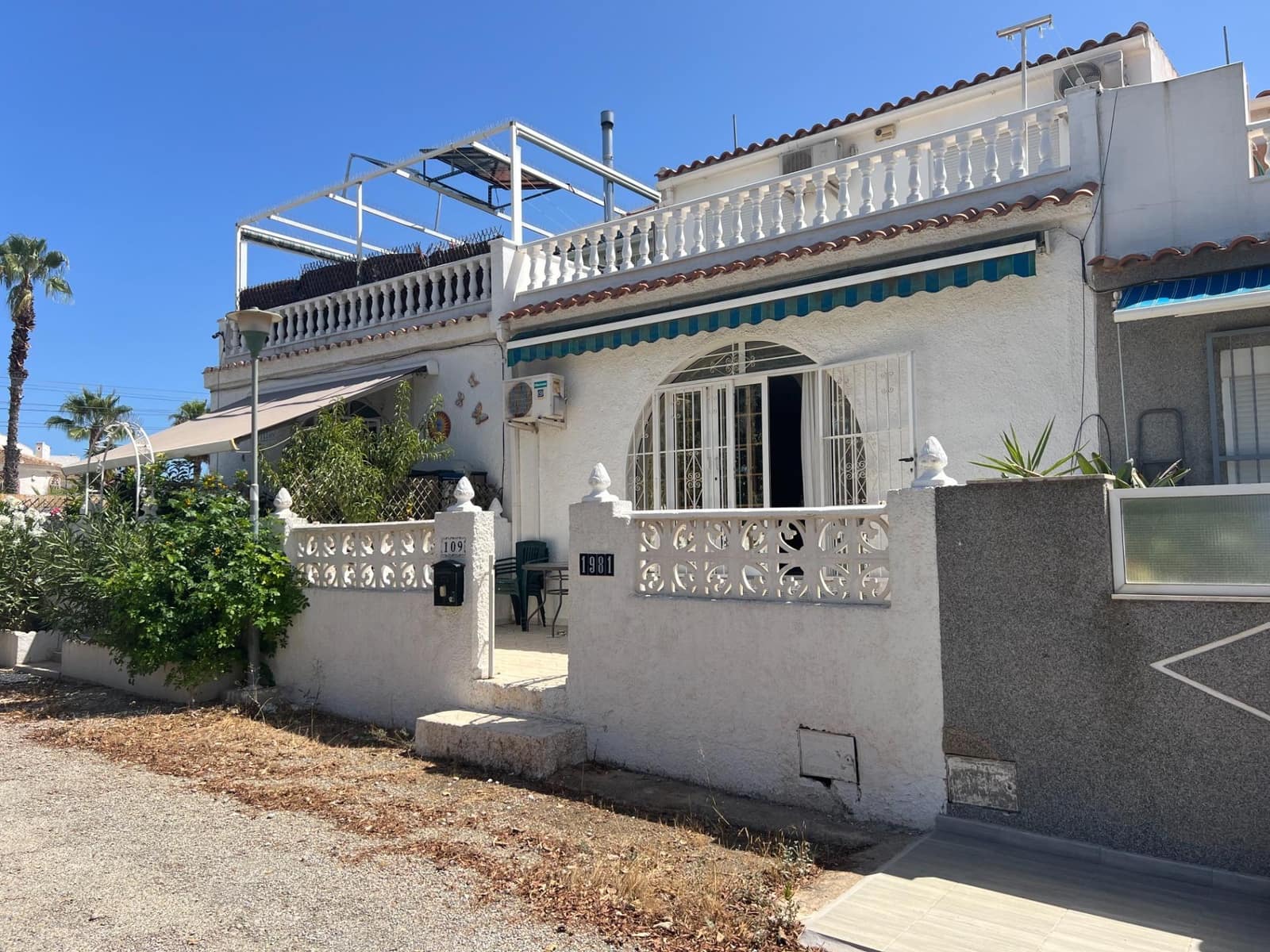 3 makuuhuone Omakotitalo myytävänä paikassa San Luis - 169 000 € (Ref: 10051882)