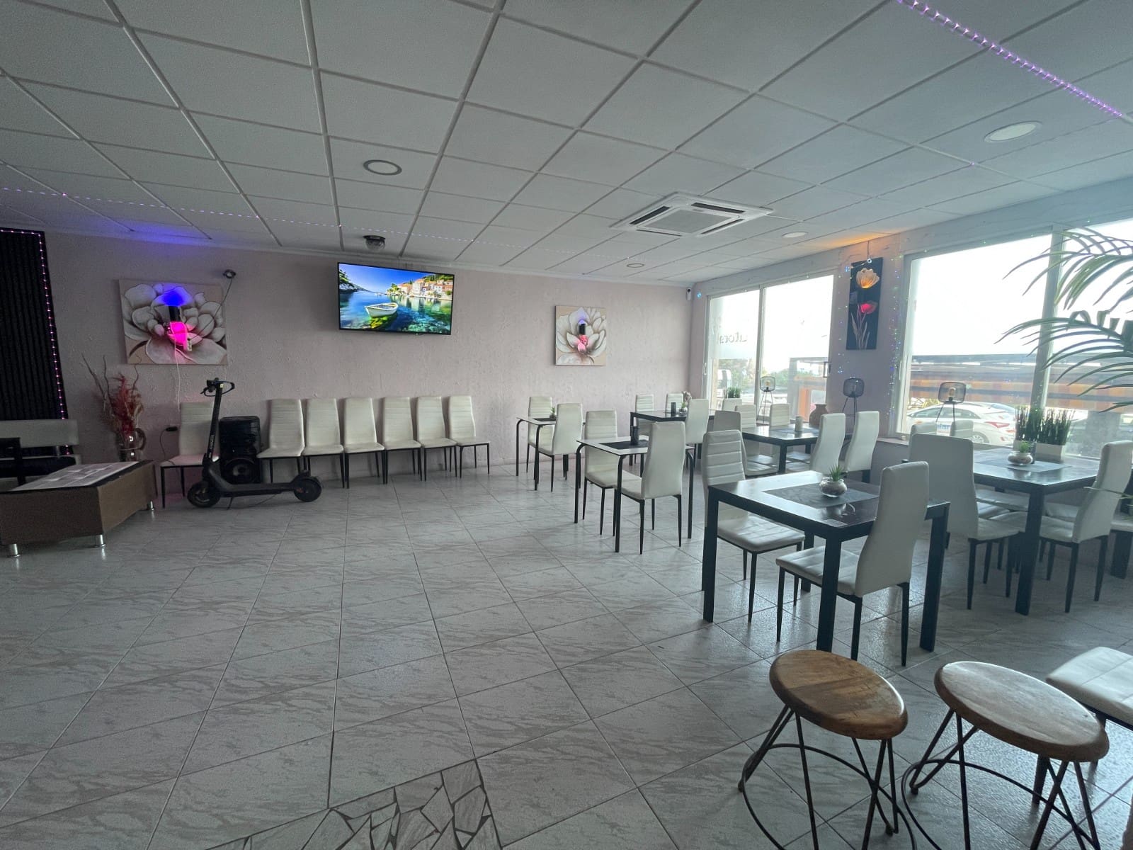 Local Comercial de 2 habitaciones en Torrevieja en venta - 315.000 € (Ref: 10059360)