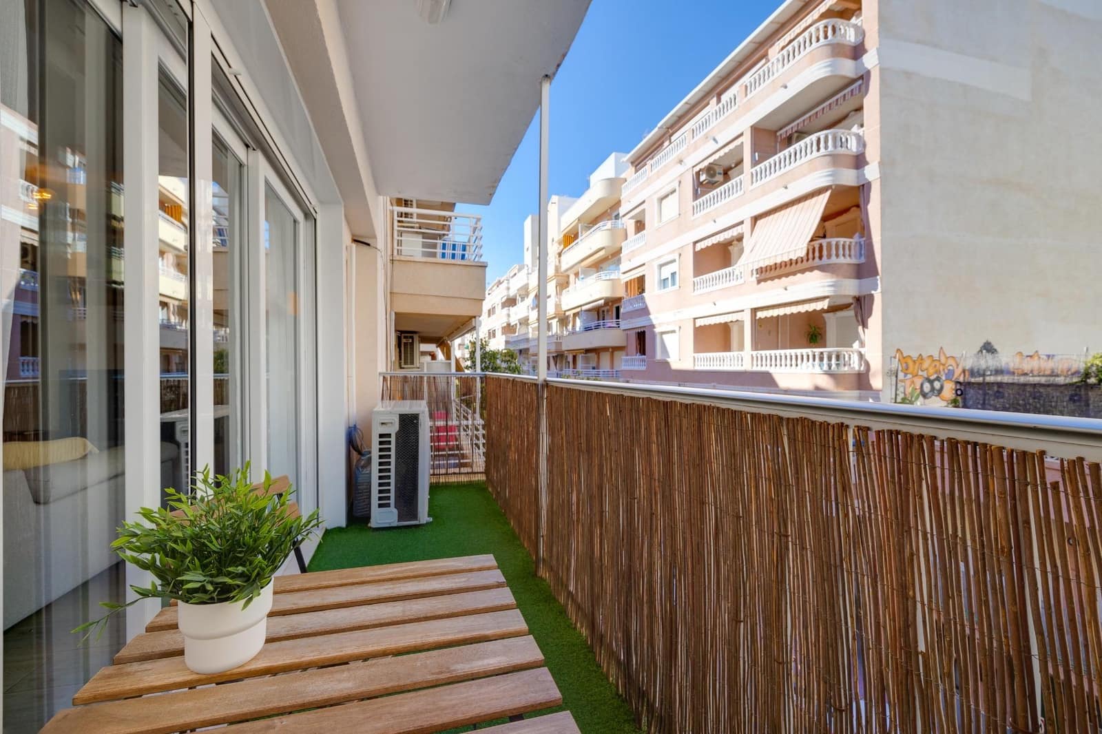 3 Zimmer Apartment zu verkaufen in Torrevieja - 220.000 € (Ref: 10059377)