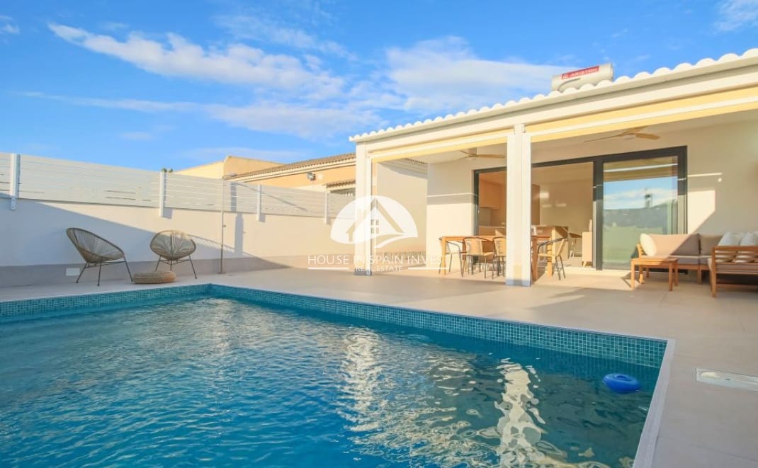 3 bedroom Villa for sale in Torrevieja - € 459,000 (Ref: 10059396)