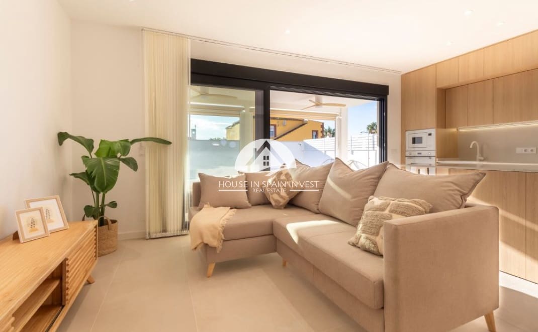 3 bedroom Villa for sale in Torrevieja - € 459,000 (Ref: 10059396)