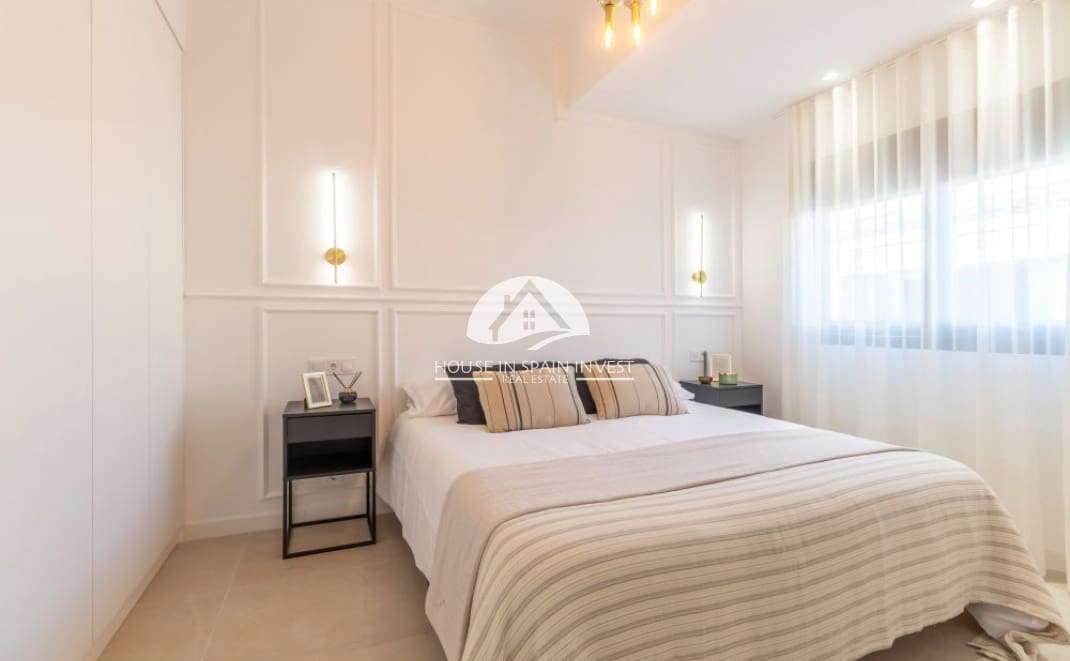3 bedroom Villa for sale in Torrevieja - € 459,000 (Ref: 10059396)
