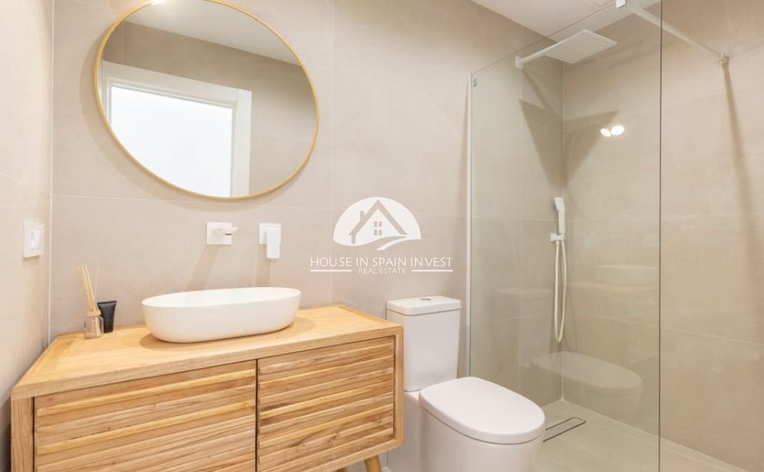 3 bedroom Villa for sale in Torrevieja - € 459,000 (Ref: 10059396)