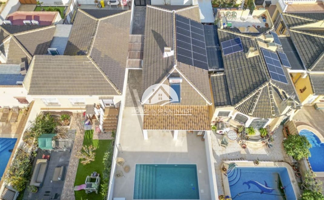 3 bedroom Villa for sale in Torrevieja - € 459,000 (Ref: 10059396)
