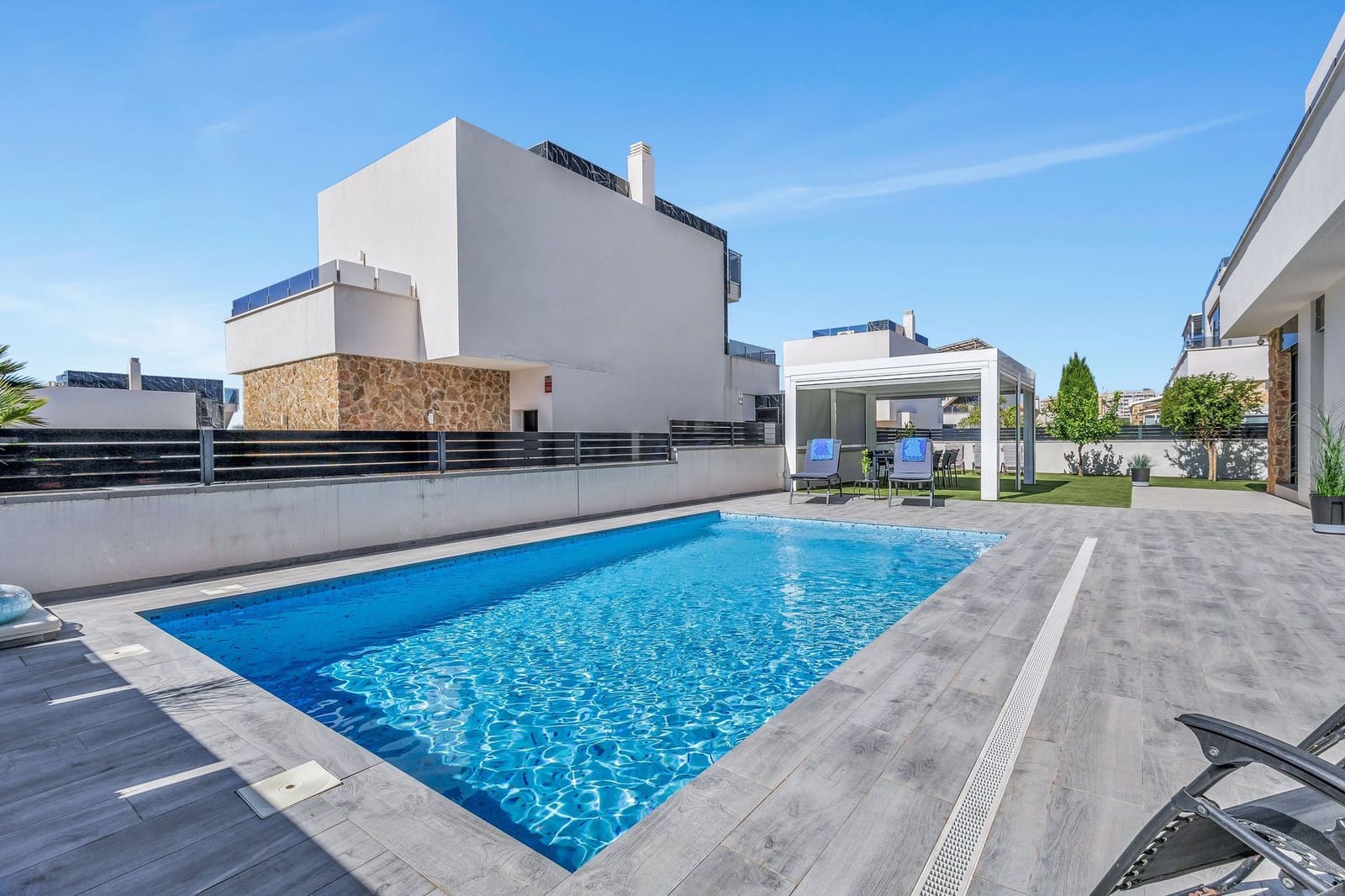 3 sovrum Villa till salu i Torrevieja - 749 900 € (Ref: 10060832)