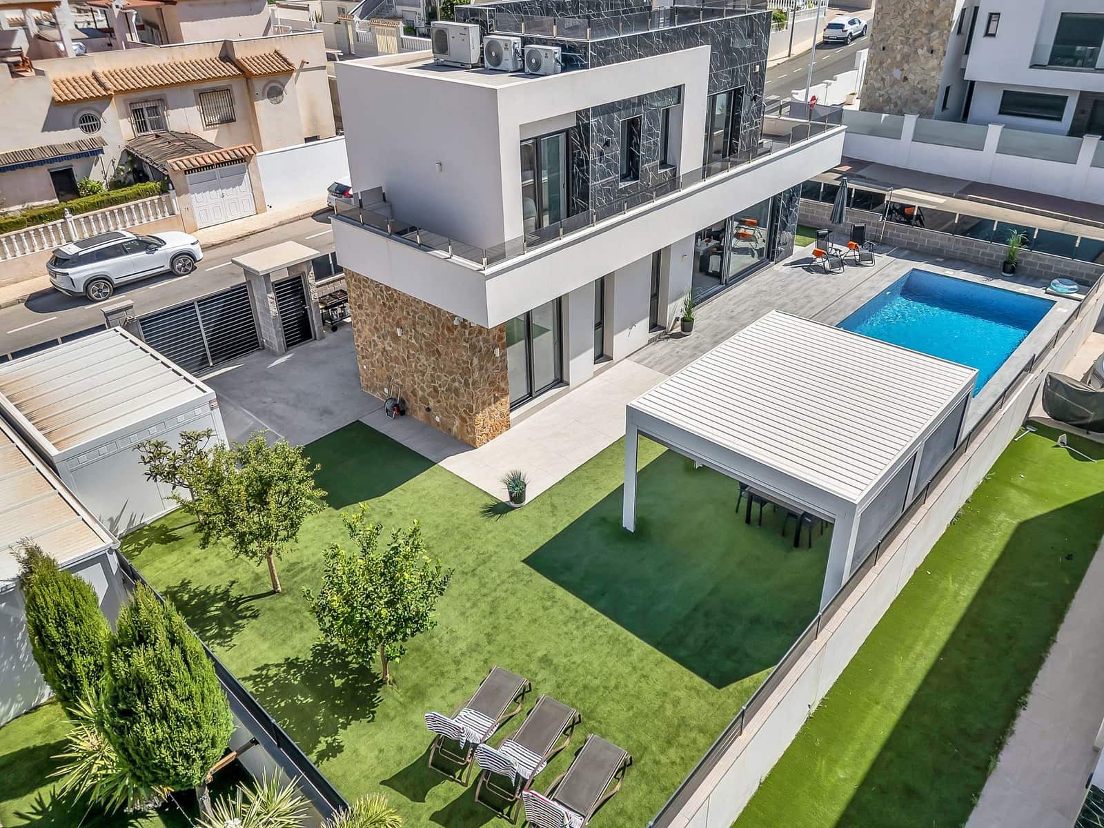 3 sovrum Villa till salu i Torrevieja - 749 900 € (Ref: 10060832)