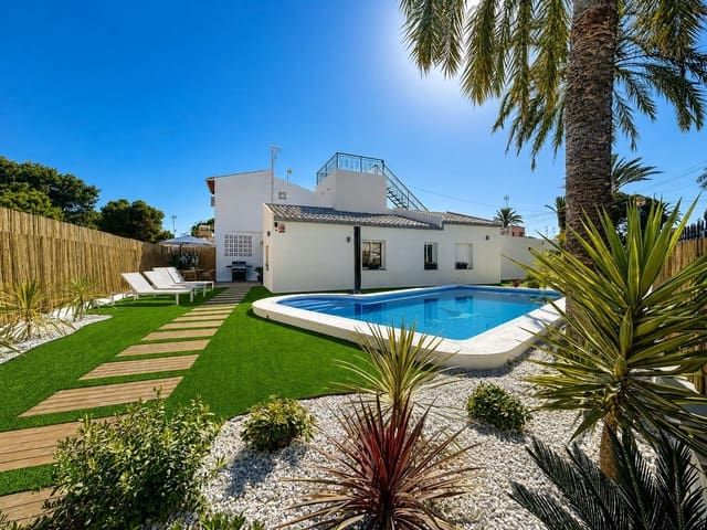 Pareado de 4 habitaciones en Punta Prima, Orihuela en venta - 750.000 € (Ref: 10060841)
