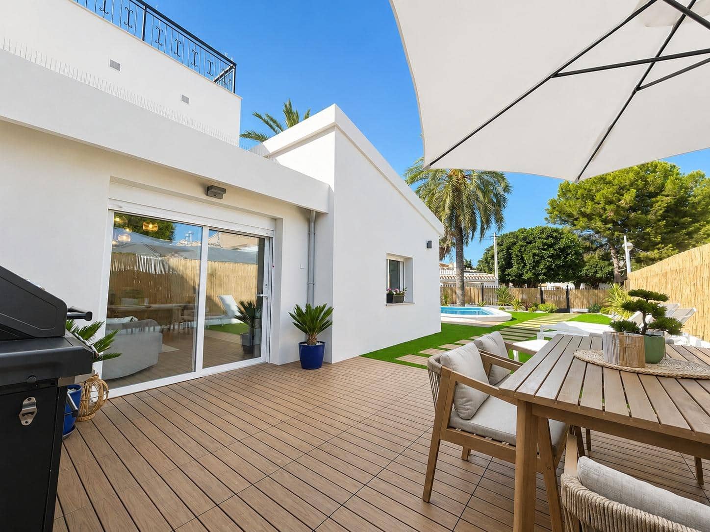Pareado de 4 habitaciones en Orihuela Costa en venta - 750.000 € (Ref: 10060841)