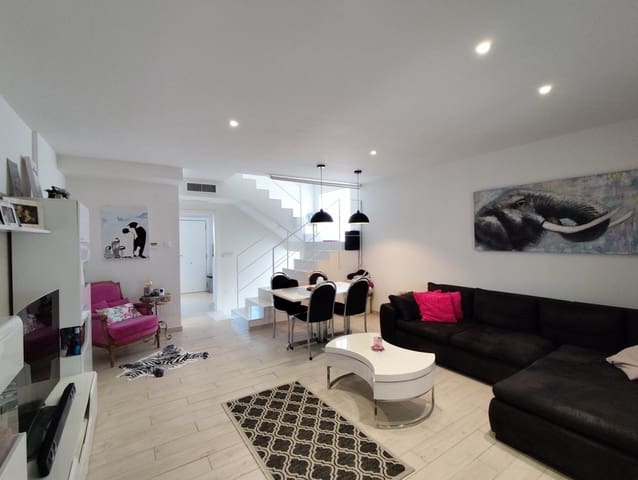 4 makuuhuone Omakotitalo myytävänä paikassa Aguas Nuevas, Torrevieja - 399 000 € (Ref: 10074509)