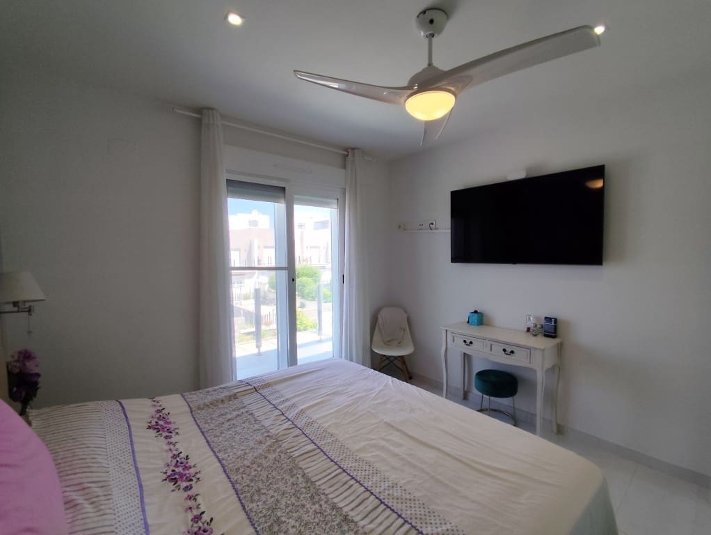 4 bedroom Townhouse for sale in Torrevieja - € 399,000 (Ref: 10074509)