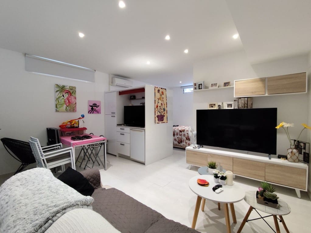 4 bedroom Townhouse for sale in Torrevieja - € 399,000 (Ref: 10074509)