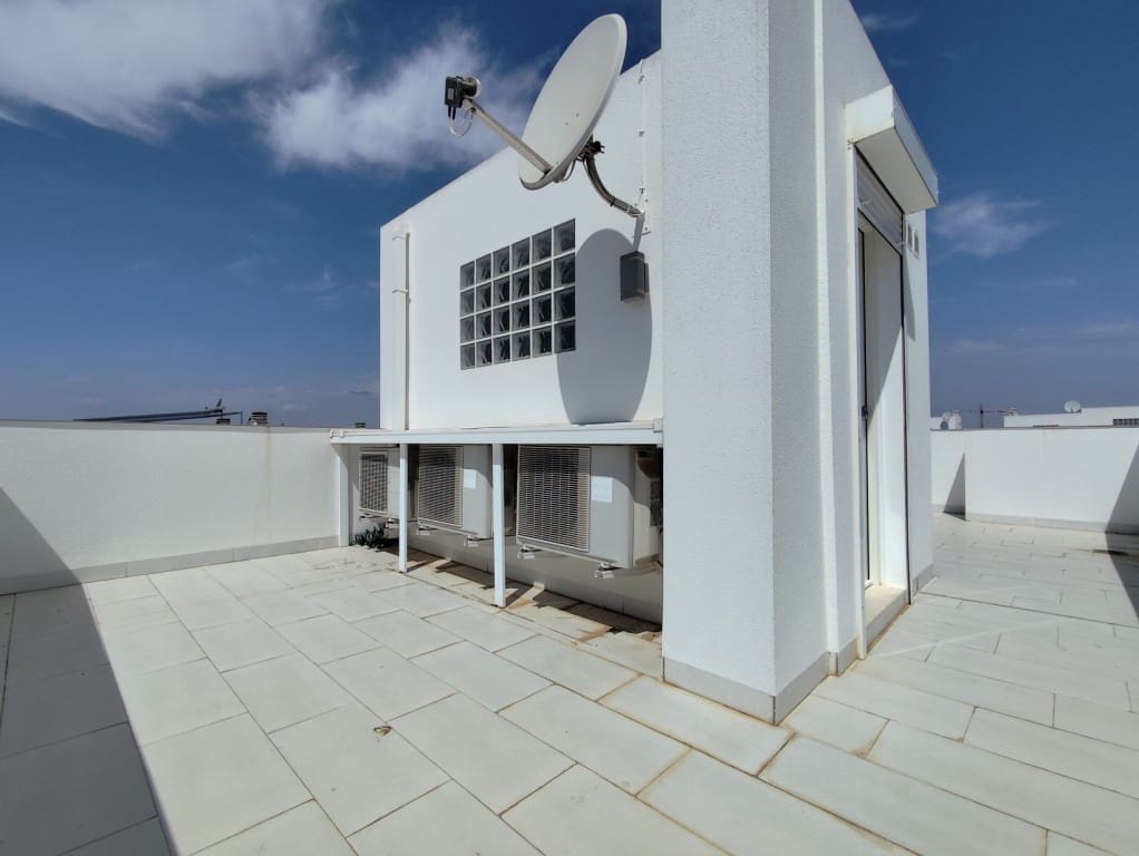 4 bedroom Townhouse for sale in Torrevieja - € 399,000 (Ref: 10074509)