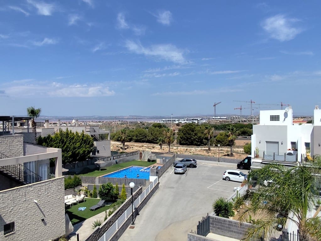 4 bedroom Townhouse for sale in Torrevieja - € 399,000 (Ref: 10074509)