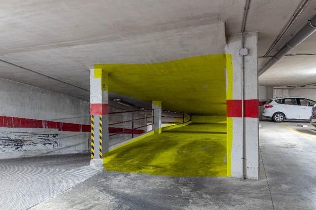 Autotalli myytävänä paikassa Orihuela ciudad, Orihuela - 15 700 € (Ref: 10074524)