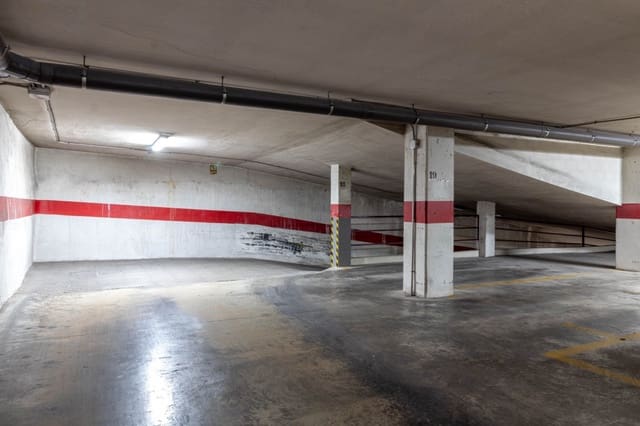 Autotalli myytävänä paikassa Orihuela ciudad, Orihuela - 15 700 € (Ref: 10074524)