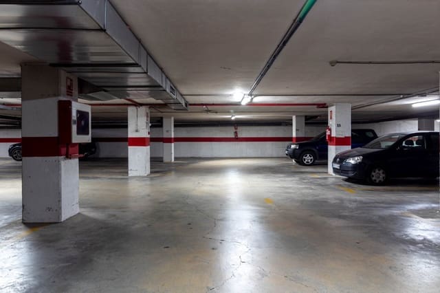 Autotalli myytävänä paikassa Orihuela ciudad, Orihuela - 15 700 € (Ref: 10074524)