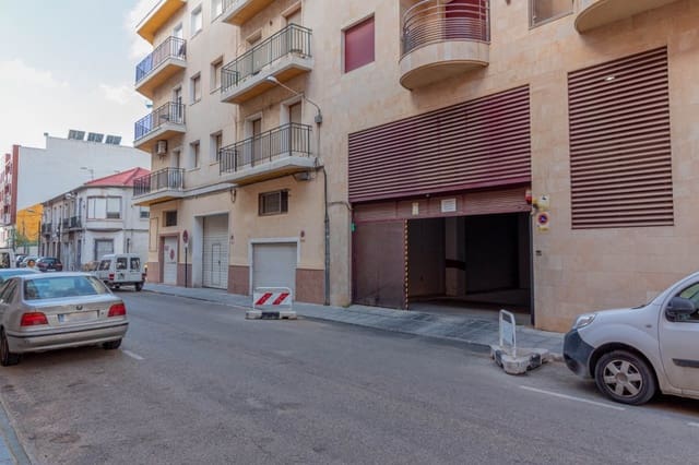 Autotalli myytävänä paikassa Orihuela ciudad, Orihuela - 15 700 € (Ref: 10074524)