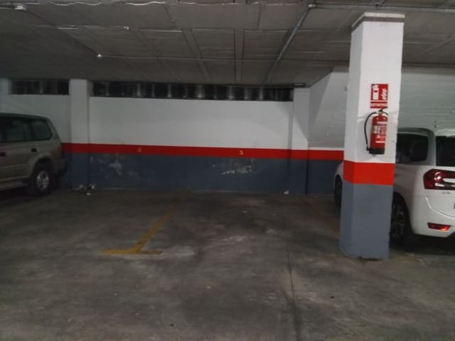 Garage till salu i Centro - Muelle Pesquero, Torrevieja - 23 000 € (Ref: 10074533)