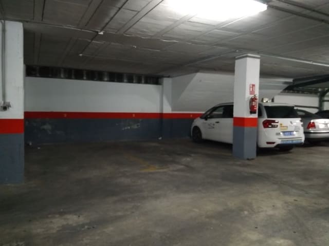 Garage till salu i Centro - Muelle Pesquero, Torrevieja - 23 000 € (Ref: 10074533)