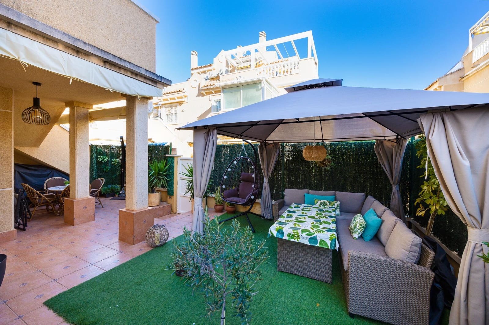 2 slaapkamer Bungalow te koop in Torrevieja - € 183.900 (Ref: 10074535)