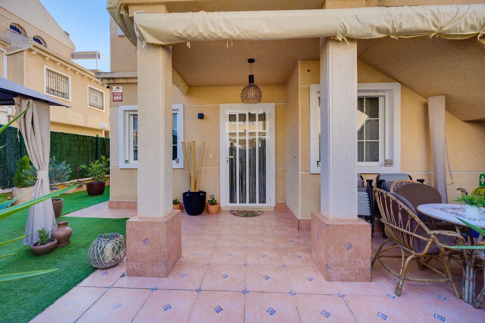 2 slaapkamer Bungalow te koop in Torrevieja - € 183.900 (Ref: 10074535)