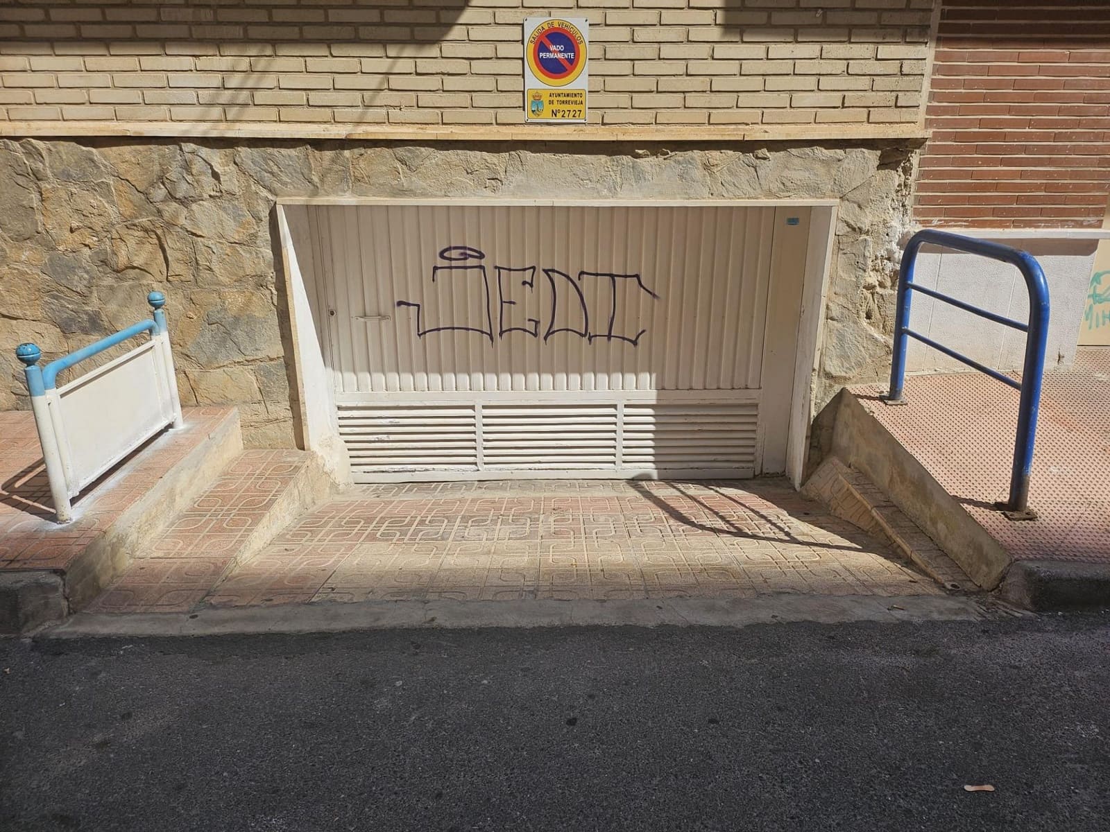 Garagem para venda em Torrevieja - 28 840 € (Ref: 10074539)