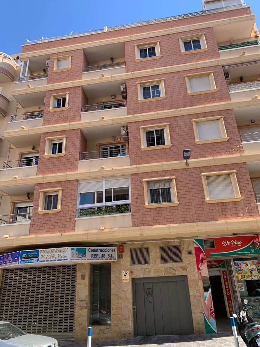 Garagem para venda em Torrevieja - 23 000 € (Ref: 10074540)
