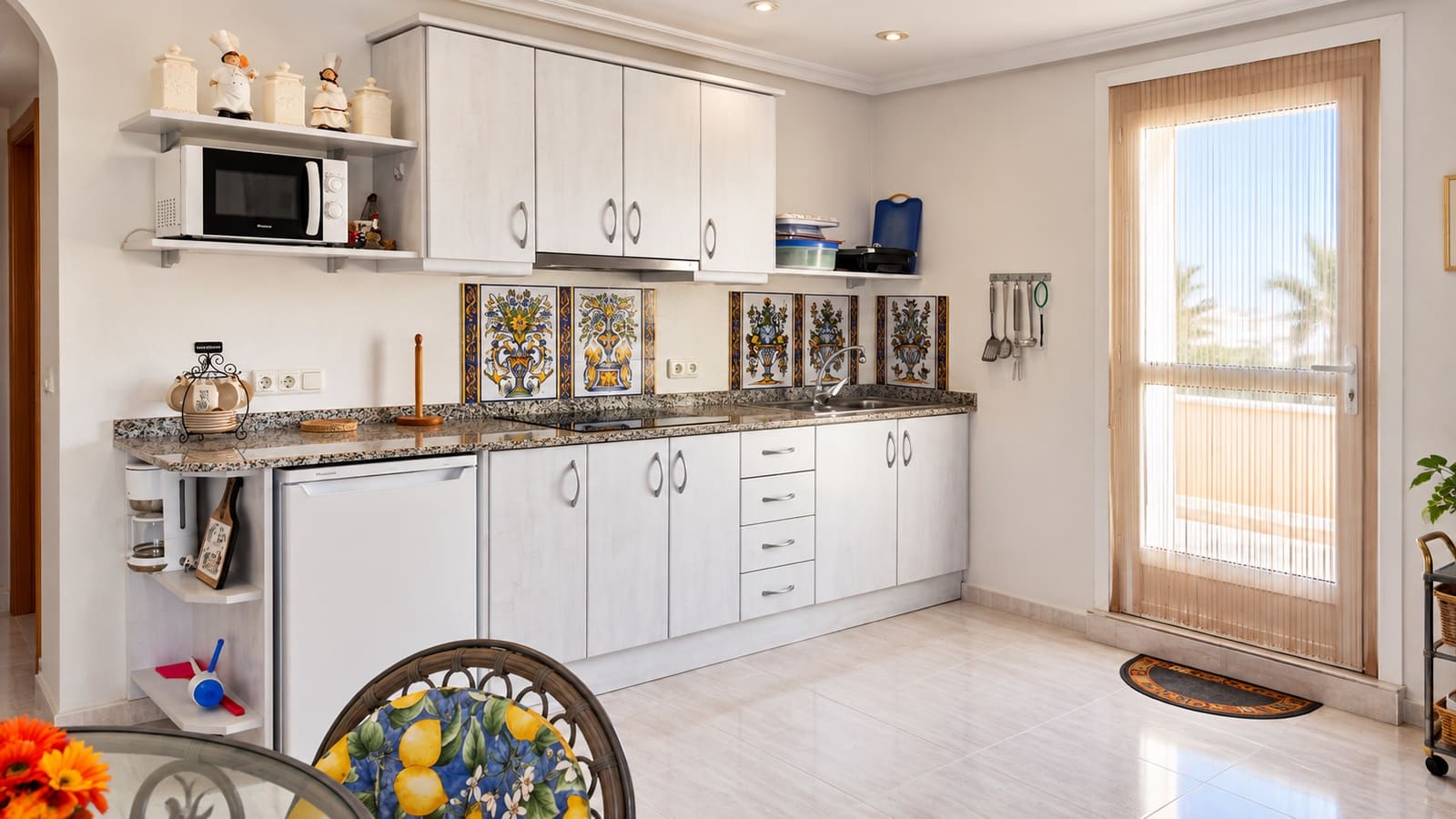 3 makuuhuone Huvila myytävänä paikassa Benferri - 375 000 € (Ref: 10074545)