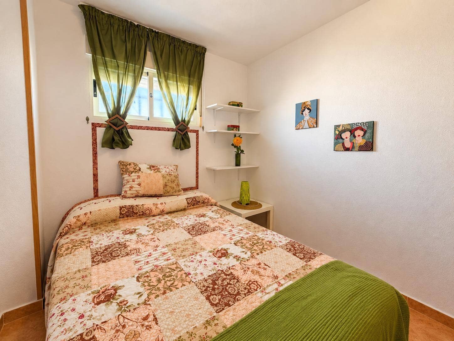 Apartamento de 2 habitaciones en Torrevieja en venta - 129.900 € (Ref: 10074547)