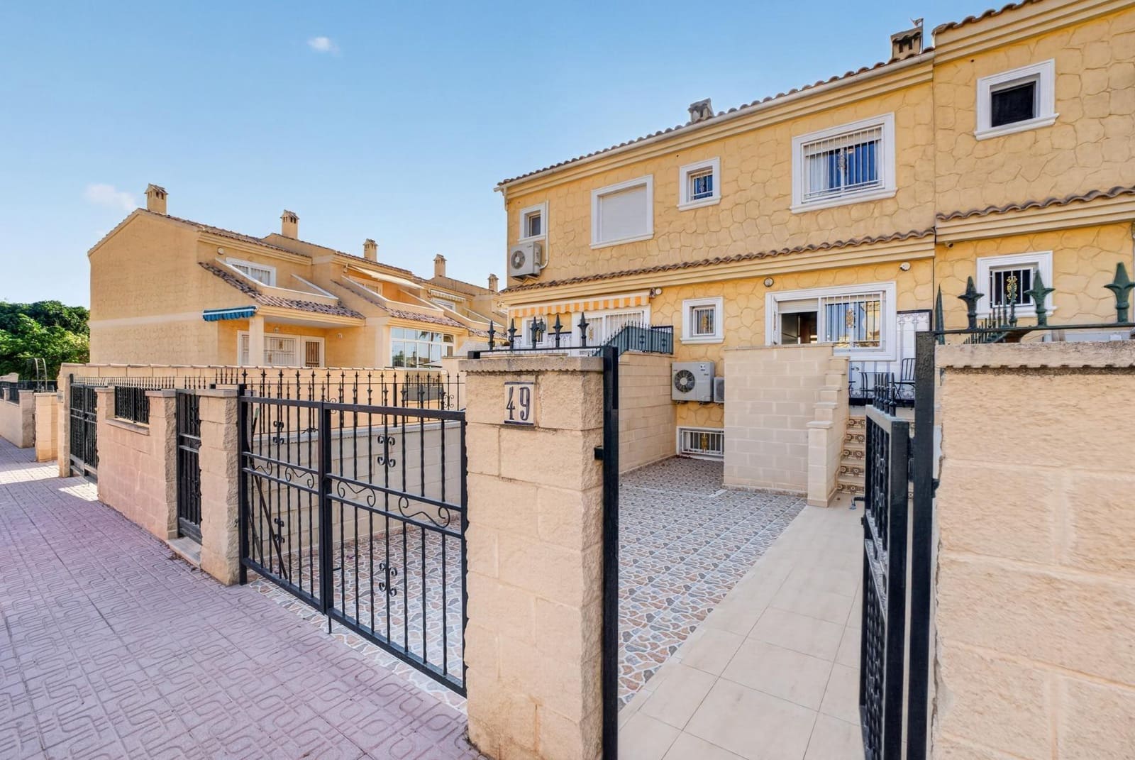 3 sypialnia Dom na sprzedaż w Torrevieja - 339 000 € (Ref: 10074552)