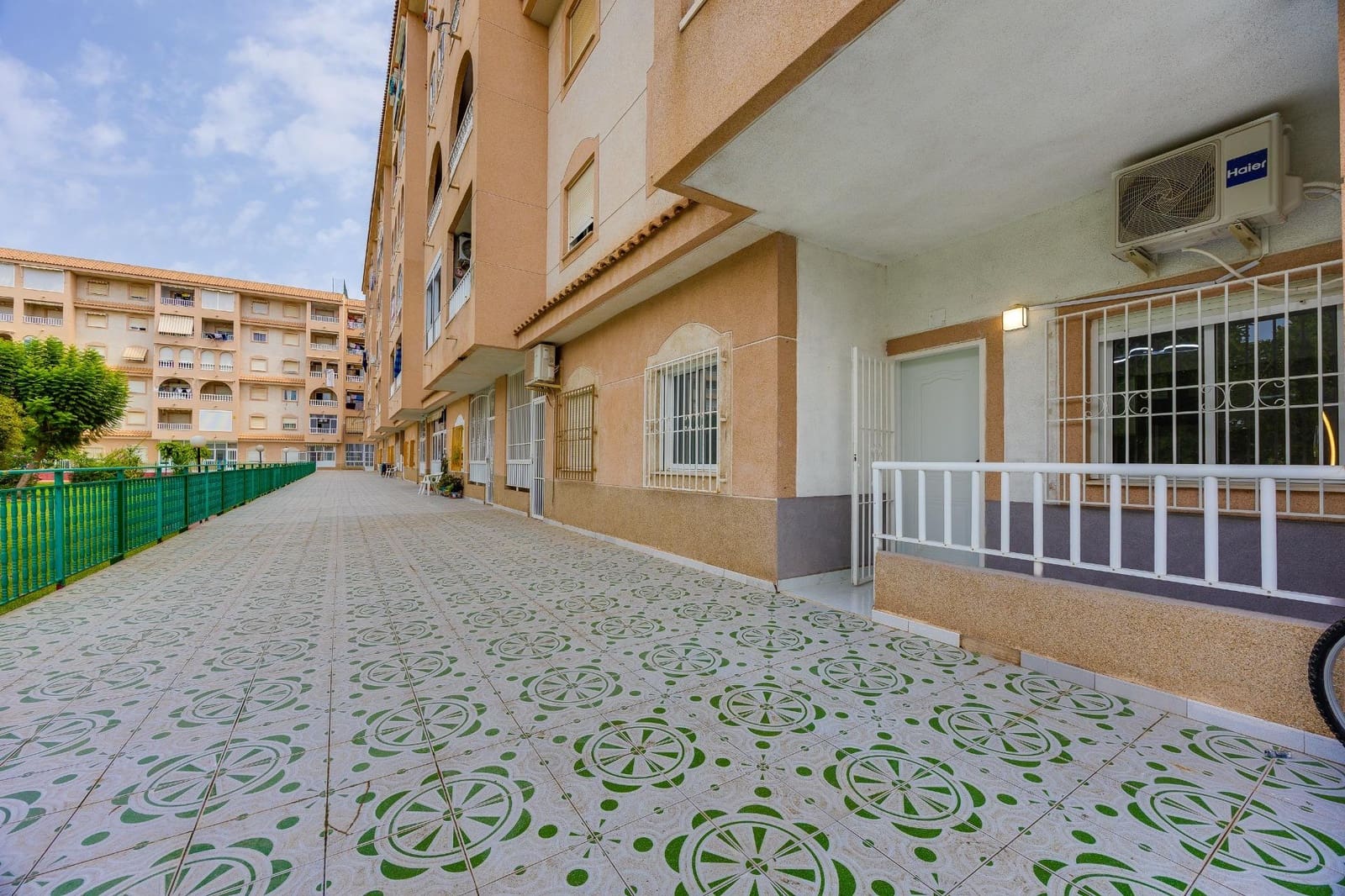 2 Zimmer Apartment zu verkaufen in Torrevieja - 149.900 € (Ref: 10074557)