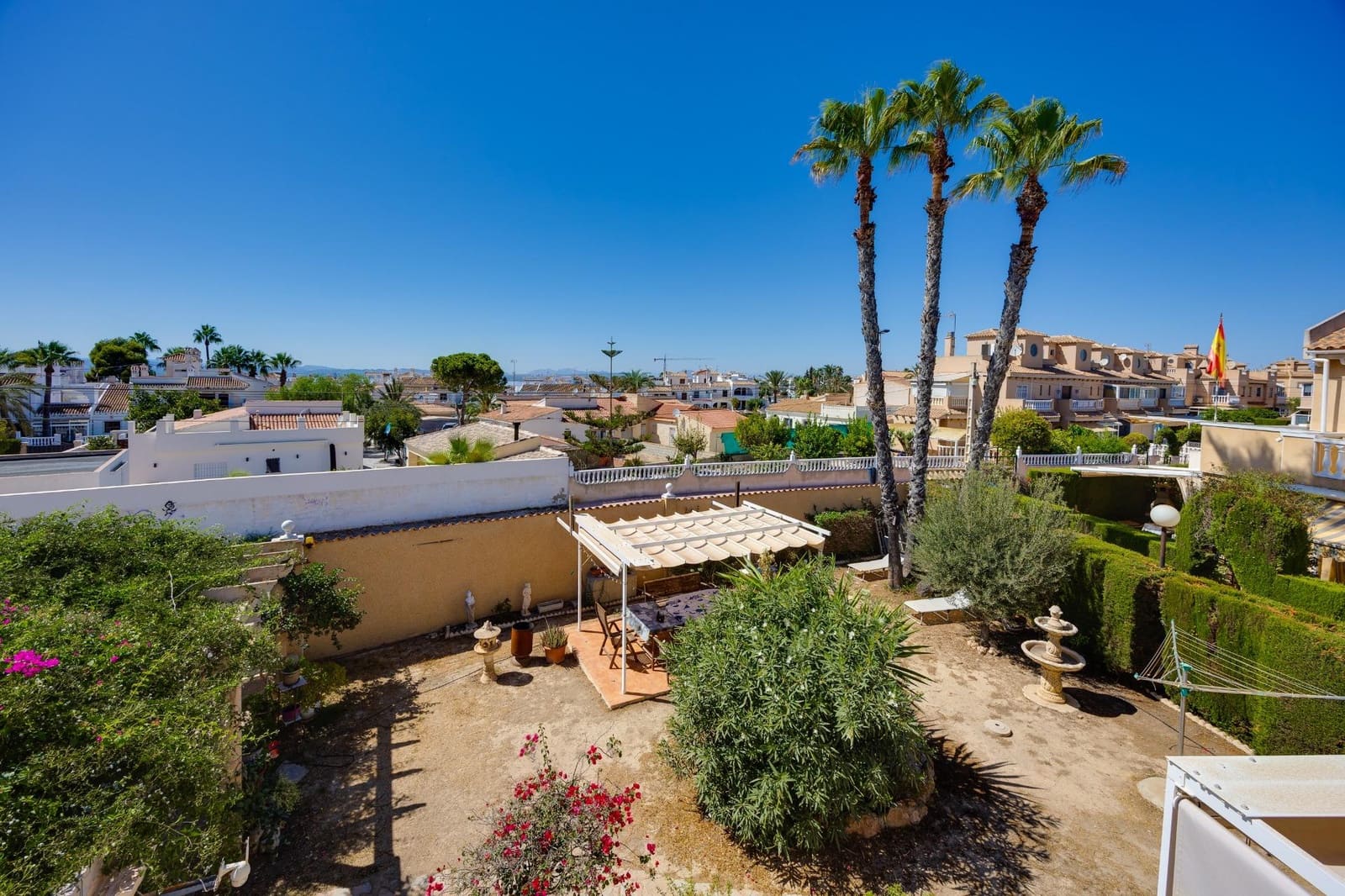 4 bedroom Villa for sale in Torrevieja - € 359,900 (Ref: 10074559)