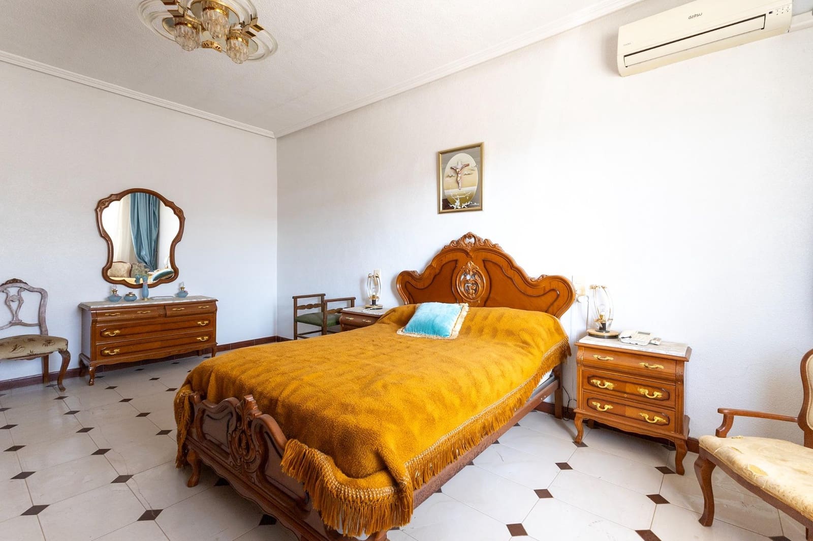 5 sypialnia Willa na sprzedaż w Los Desamparados - 550 000 € (Ref: 10074574)