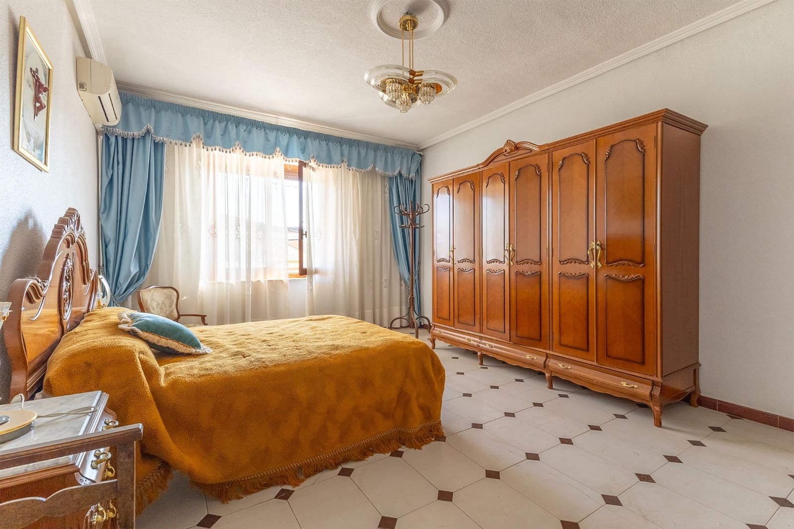 5 sypialnia Willa na sprzedaż w Los Desamparados - 550 000 € (Ref: 10074574)