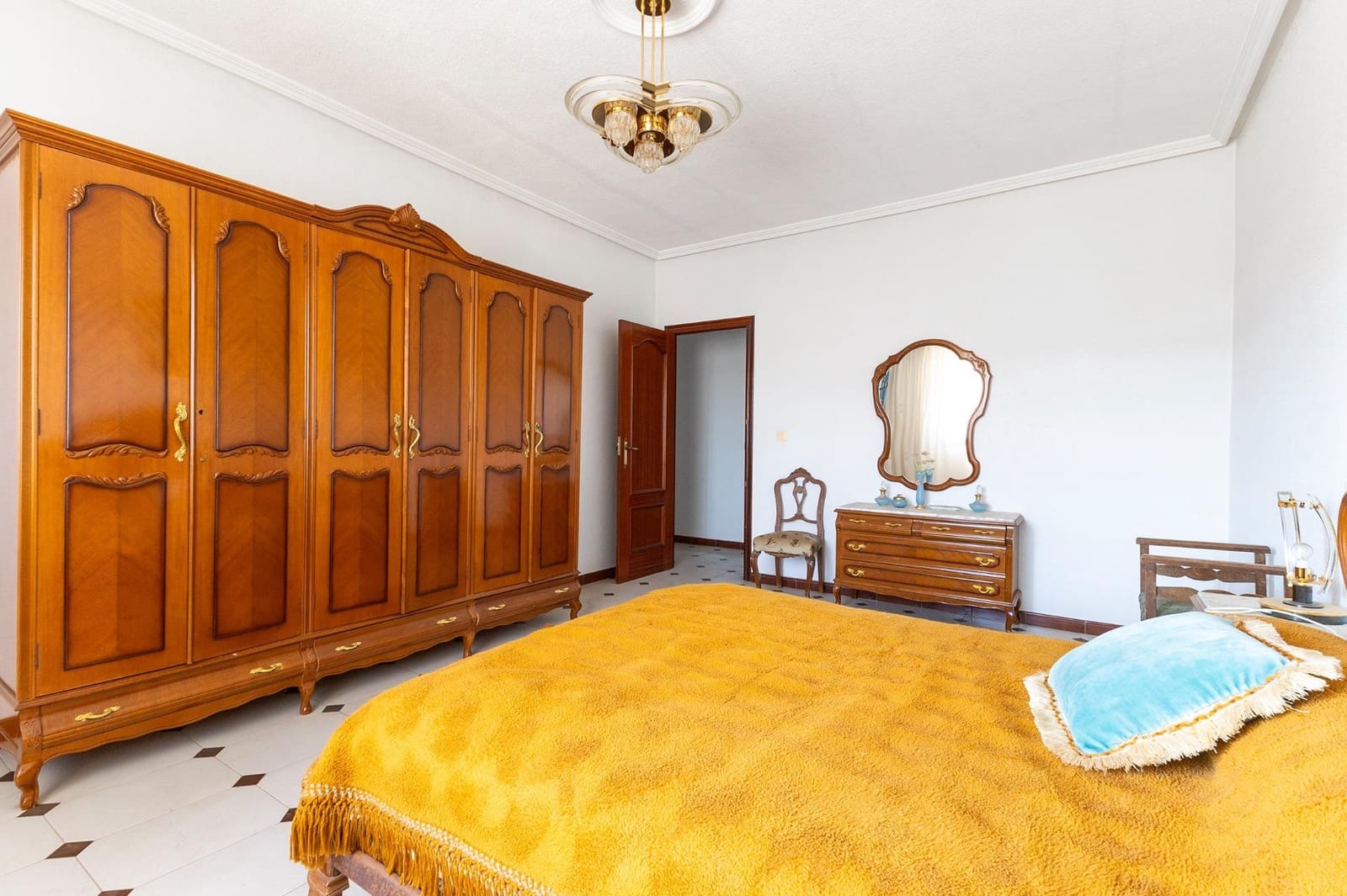 5 sypialnia Willa na sprzedaż w Los Desamparados - 550 000 € (Ref: 10074574)