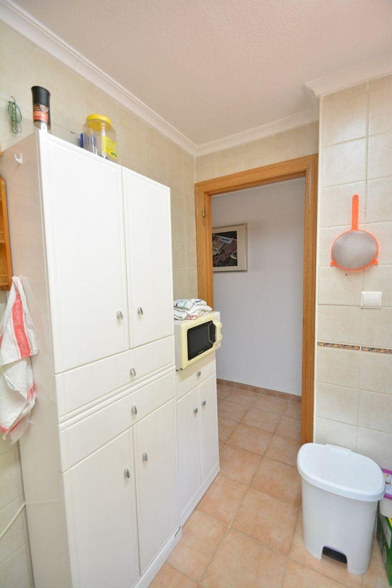 2 makuuhuone Omakotitalo myytävänä paikassa Guardamar del Segura - 205 000 € (Ref: 10074582)